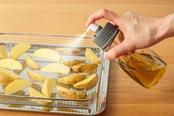毎日の料理をより手軽に、クイジナートより「キッチンツール」が新登場　「セラミックコーティング フライパンセット」「2WAY オイルスプレー」2026年10月上旬より順次発売
