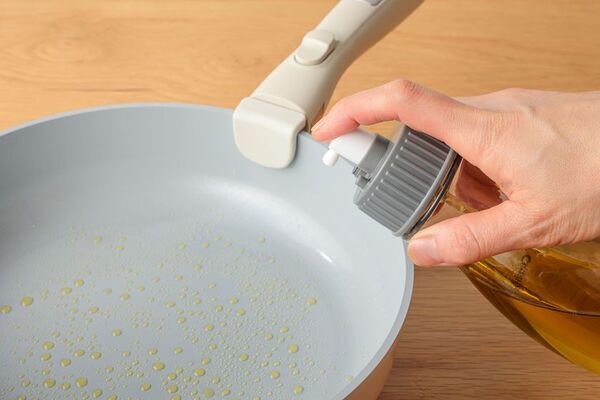 毎日の料理をより手軽に、クイジナートより「キッチンツール」が新登場　「セラミックコーティング フライパンセット」「2WAY オイルスプレー」2026年10月上旬より順次発売