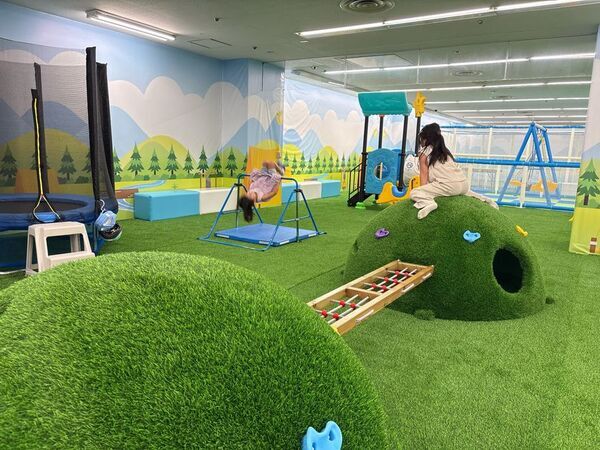親子で夢中になる遊びが約30種類！「キッズランドUS 東京青梅店」が9月18日オープン　天候を気にせず楽しめる、全天候型の室内遊園地