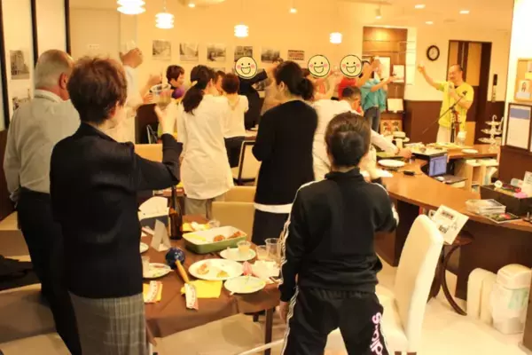 10月8日「入れ歯の日」に役目を終えた入れ歯を供養　5年ぶりに患者とのランチ会も復活
