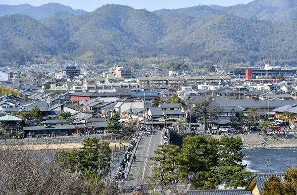 【京都嵐山発】紅葉と渡月橋を望む「嵐山秋花火 2026特別観覧エリア(VIP席)」開催のお知らせ