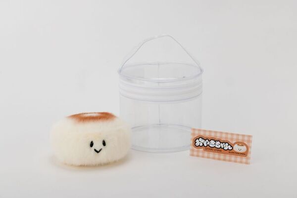人気ぬいぐるみ作家ハタヤエリさん制作「おやきちゃん」商品化決定　2026年10月16日ネット先行発売スタート