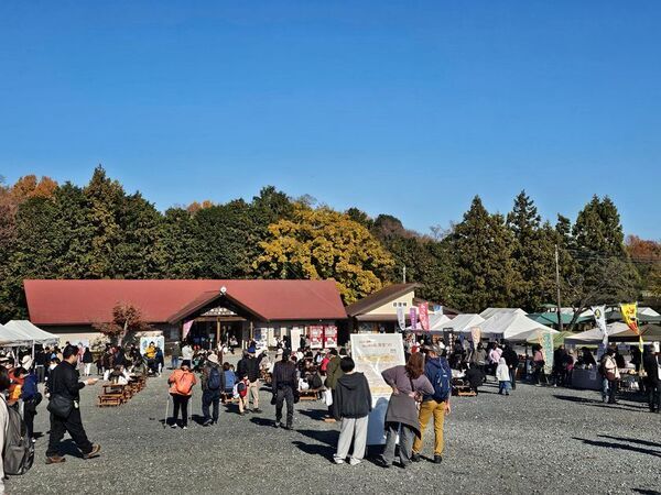 色づく渓谷で秋を味わう、埼玉県嵐山町「嵐山渓谷紅葉まつり」イベントDay　11月28日、29日に開催