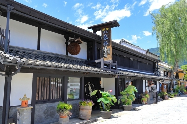 酒蔵やワイナリーなどで人気の都道府県ランキング～山梨県や新潟県を抑えた1位はどこ？阪急交通社が調査～