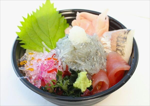 16年目の「淡路島の生しらす」を11月末まで提供！今シーズンは全島で64万食超を見込む　シルバーウィークには道の駅あわじで一時品薄に