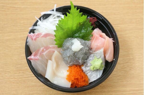 16年目の「淡路島の生しらす」を11月末まで提供！今シーズンは全島で64万食超を見込む　シルバーウィークには道の駅あわじで一時品薄に