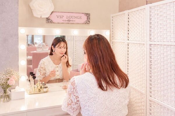 西新宿『BUS STOP CAFFE & LOUNGE』、朝6時から利用できるラウンジサービスを本格展開