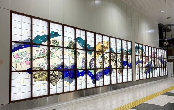 JR上野駅の大型ステンドグラス　平山郁夫原画・監修「昭和六十年春 ふる里・日本の華」新幹線改札内に移設し10月7日(水)から公開