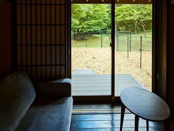 【愛犬と泊まれる古民家リトリート　赤城山 - 懐 -】専用ドッグラン付きの新客室「スーペリアプラス和室」が登場