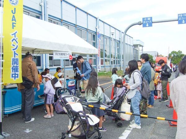 〈入場無料・昨年度来場者6,000人規模！〉仮面ライダーマイスも登場！第11回滋賀県交通安全フェアが11/1(日)開催！