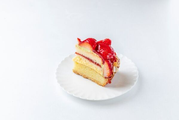 【日本初 1棟まるごと！いちご専門店の道の駅 いちごBonBon】当店契約農園で採れた静岡いちごを約150粒使用したBIGなツリー型ケーキが登場！いちご好きに贈るクリスマスケーキを2026年10月13日(火)から予約受付開始
