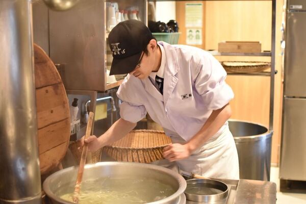 全国5店舗の「やぶそば」で「新そば食べ放題」を実施　希少な石臼挽き国産そば粉100％使用　江戸三大老舗蕎麦で唯一の食べ放題プラン