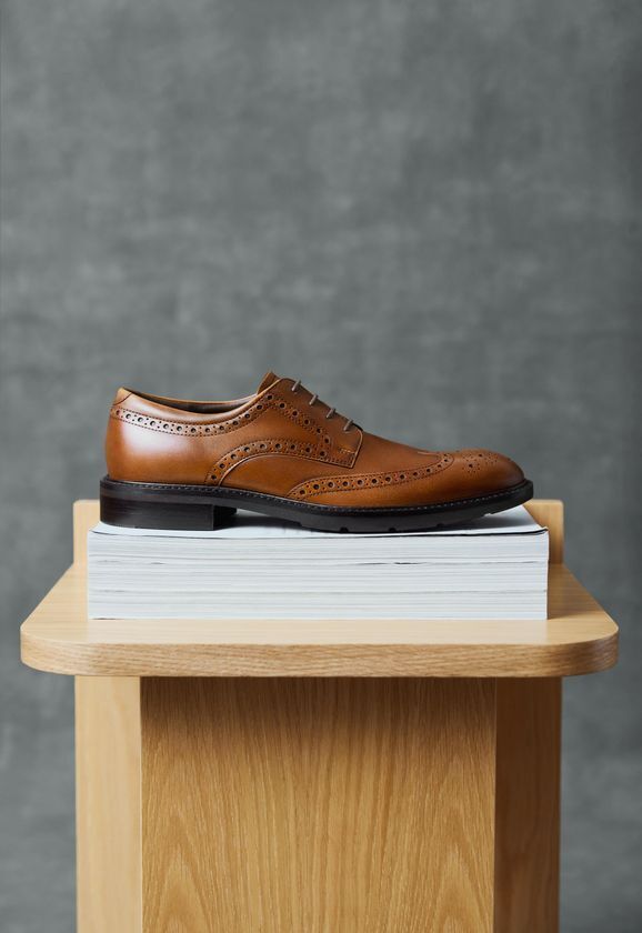 ECCO Walks　履かなくなった一足を、次へ。全国のECCO直営店舗でシューズ回収キャンペーンを実施