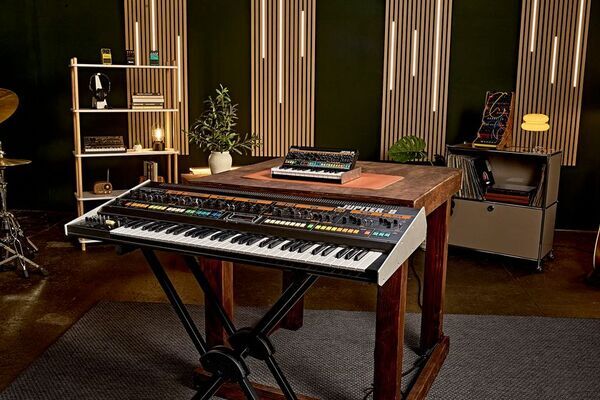 「JUPITER-8」を継承したモデルとオリジナル設計の新モデル。「Roland Boutiqueシリーズ」2機種を発売
