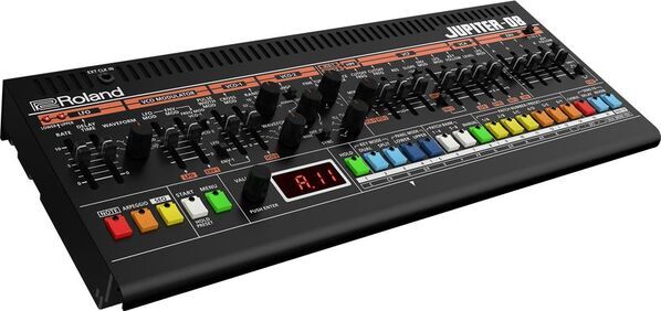 「JUPITER-8」を継承したモデルとオリジナル設計の新モデル。「Roland Boutiqueシリーズ」2機種を発売