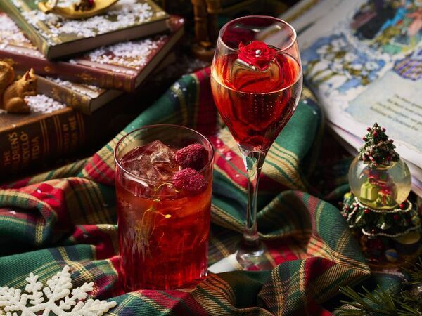 「リーベルホテル大阪」14種のスイーツで絵本の世界を表現するクリスマス限定アフタヌーンティーと、聖夜を彩る特別ディナーコースが登場！