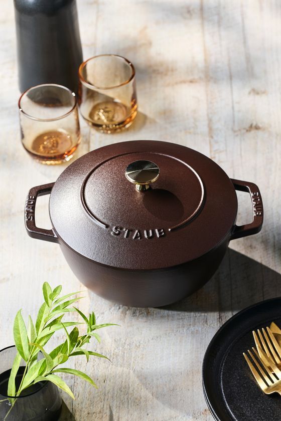 ストウブが待望の新色「ショコラ」を11月11日発売　鋳物ほうろうクックウェア全8アイテム、ピコ・ココット6サイズに加えWa-NABE(ワナベ)とブレイザーも