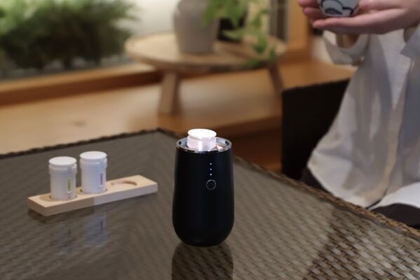 創業300余年の京都・松栄堂、火や熱を使わない　充電式芳香器「芳香器ふうか aruto」を11月1日に発売