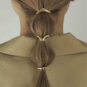 どう取り入れる？ボリューミーなアクセサリー使い