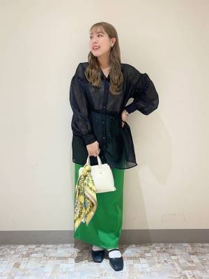 実は2WAY以上！？【ローリーズファーム】マルチに活躍！ 最旬「シアーブラウス」