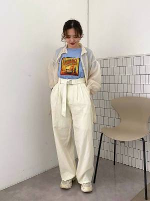 実は2WAY以上！？【ローリーズファーム】マルチに活躍！ 最旬「シアーブラウス」