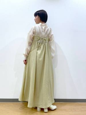 実は2WAY以上！？【ローリーズファーム】マルチに活躍！ 最旬「シアーブラウス」