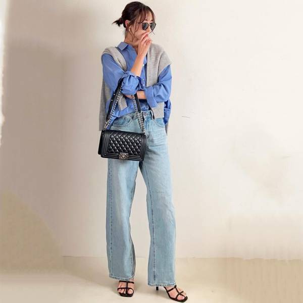 やっぱ『ブルー』優勝かも♡ 【ユニクロ】オンオフ使えて超便利！「最旬シャツ」