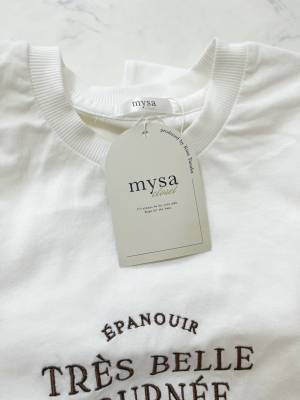 「1089円」は「驚き」！！「楽しみにしていた」【しまむら】夏コーデに取り入れたい”上品カジュアルロゴT”