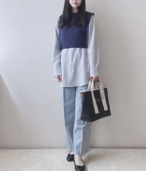 春の通勤にも「大活躍」！！【ユニクロ】すっきりシルエットに「ビックリ」！定番”きれいめボトムス”