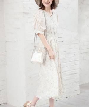 「1枚でサマに」「春夏コーデの主役になる」「ヘビロテしたくなる」【ハニーズ】季節感漂う♡”春夏ワンピ”4選