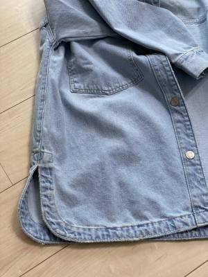 夏冬問わず着回し可能！【GAP】コーディネートの幅も広がる「デニムジャケット」が大活躍！！