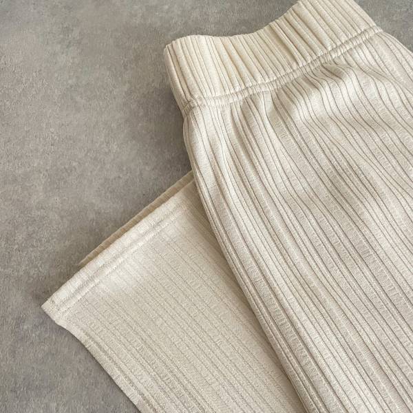 これぞ「大優勝スカート決定」！【GU】「シルエットが美しいと話題」大人女子向け”万能”タイトスカート♡