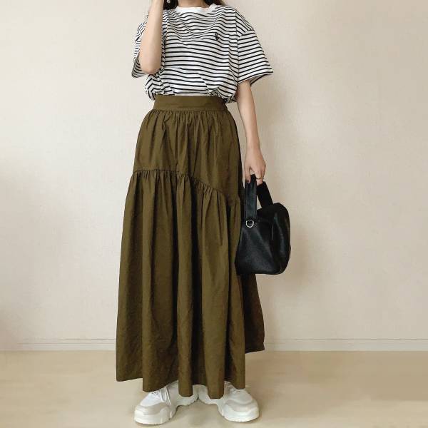 「とても軽い」「疲れにくく」と大好評！【GU】「スタイルアップ」も叶う”ボリュームソールスニーカー”