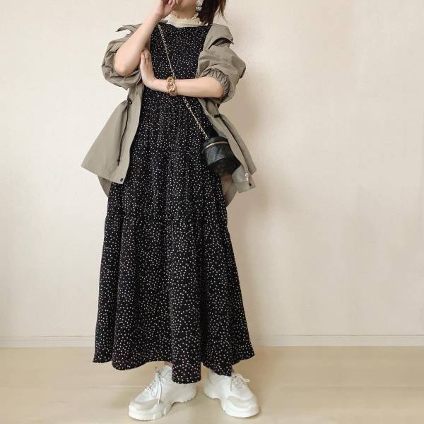 「とても軽い」「疲れにくく」と大好評！【GU】「スタイルアップ」も叶う”ボリュームソールスニーカー”