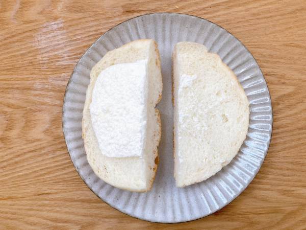 「ボリューム満点」のサイズ感♡♡【セブンイレブン】”ご当地牛乳”使用の「牛乳パン」はチェック必須