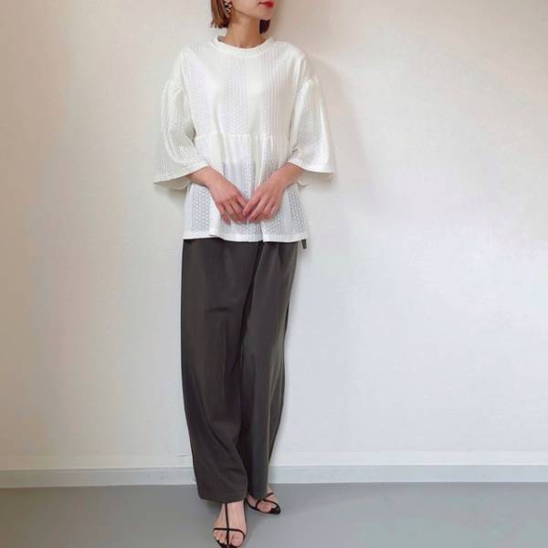 「後ろ姿まで抜かりなくかわいい」「360度かわいい♡」「細見え効果も◎」【しまむら】こだわりたっぷり♡”レースブラウス”