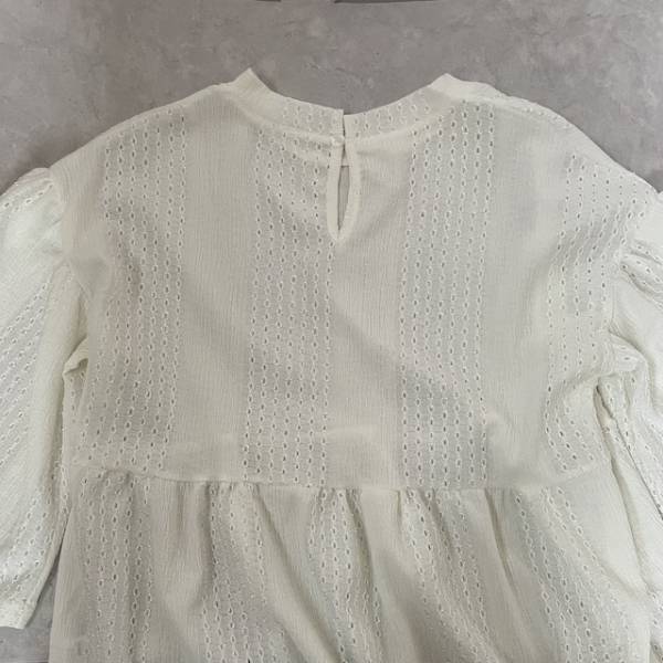 「後ろ姿まで抜かりなくかわいい」「360度かわいい♡」「細見え効果も◎」【しまむら】こだわりたっぷり♡”レースブラウス”