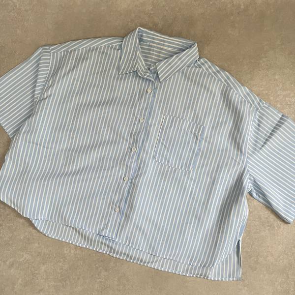 「シルエットが可愛い！」「パンツにもスカートにも合わせやすい」【ZOZOTOWN】オーバーサイズのストライプシャツコーデ♡♡