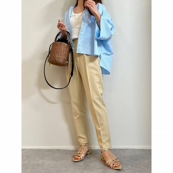 「シルエットが可愛い！」「パンツにもスカートにも合わせやすい」【ZOZOTOWN】オーバーサイズのストライプシャツコーデ♡♡