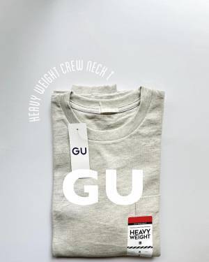 「お気に入り」「着回し抜群」【GU】シンプル派が《ガチ買い》「愛用トップス」