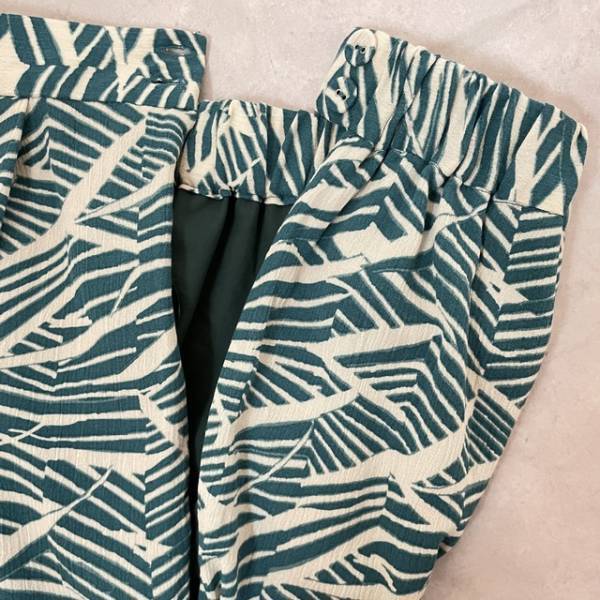 一味違うおしゃれな柄がパッと目を惹く♡「履き心地も快適」【KBF×Green Parks】サマースタイルにぴったり！”アフリカ柄スカート”