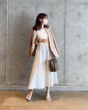 「体型カバーが嬉しい♡」【ユニクロ】大人っぽさ、際立つ！ 人気の「きれいめワンピース」