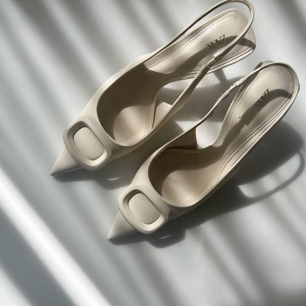 「これ履いたらコーデ完成」！！【ZARA】「何にでも合わせやすい」”春シューズ”がめちゃ可愛い！