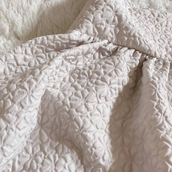 ぽこぽこ素材が可愛すぎーっ♡♡【GRL】大人も着やすい”エンボス花柄フレアキャミワンピース”