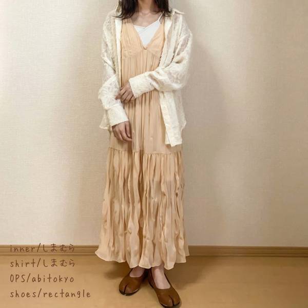 「これ1枚で可愛さ倍増」「色違いでも欲しくなっちゃう」【しまむら】淡色好きはたまらない♡”フェザー生地シャツ”