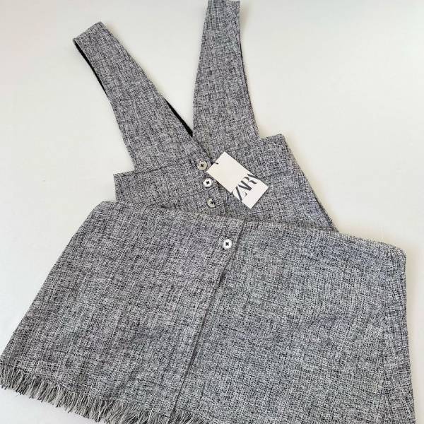 深Vネックで「オシャレ感増し増し」！！【ZARA】「買って大正解」”ジャンパースカート”をゲット