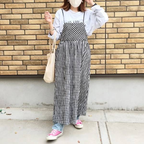 「デザインとお値段に惹かれ」…「満足♡♡」【しまむら】こんなの「欲しかった」！”キャミワンピース”4選