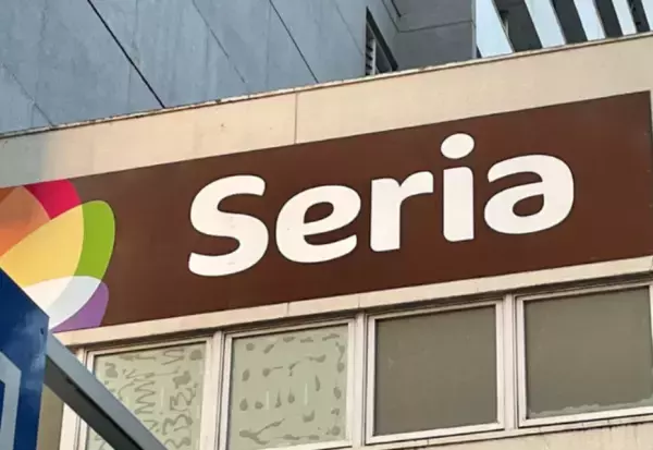 絶妙なオーロラカラー♡「とにかく可愛すぎる」「優秀な神アイテム」【Seria】”オーロラフラワーベース”