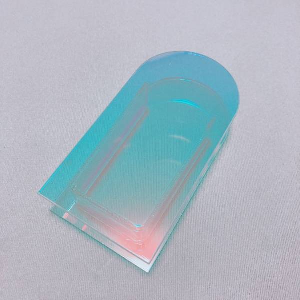 絶妙なオーロラカラー♡「とにかく可愛すぎる」「優秀な神アイテム」【Seria】”オーロラフラワーベース”