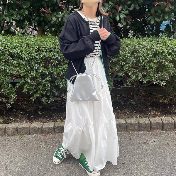 実は、じわじわキテる♡【3COINS】おしゃれさんがこぞって購入！「シルバーバッグ」